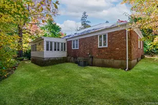 9 Wimbleton Ln, Great Neck, NY 11023 - Photo 22