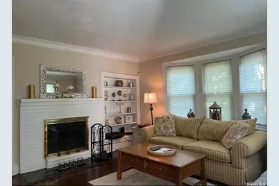 73 Abbott Drive, Huntington, NY 11743 - Photo 2