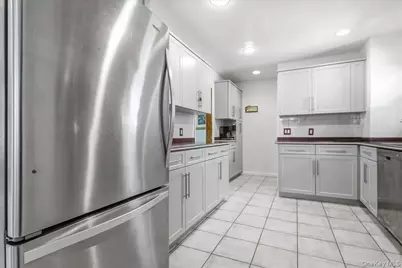 53 Larch Avenue, Floral Park, NY 11001 - Photo 10