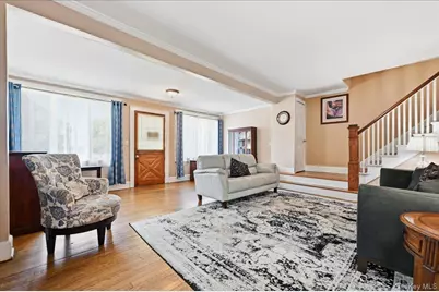 53 Larch Avenue, Floral Park, NY 11001 - Photo 2