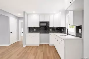 779 Peconic Ave, West Babylon, NY 11704 - Photo 20