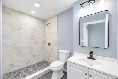 779 Peconic Avenue, West Babylon, NY 11704 - Photo 16