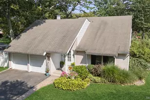 27 Sugarbush Ln, Coram, NY 11727 - Photo 38