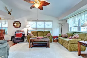 272 Glen Dr, Ridge, NY 11961 - Photo 4