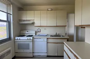 61-20 Grand Central Pkwy, Forest Hills, NY 11375 - Photo 20