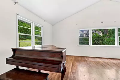 7 Overhill Road, New Rochelle, NY 10804 - Photo 4