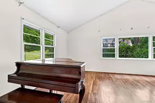7 Overhill Rd, New Rochelle, NY 10804 - Photo 4