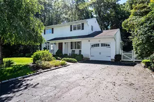40 Somerset Dr, Commack, NY 11725 - Photo 2