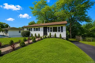 15 Fleetwood Dr, Newburgh, NY 12550 - Photo 2