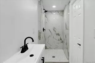 1052 E 227th St, Bronx, NY 10466 - Photo 24