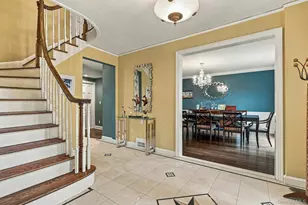 1 Shore Park Rd, Great Neck, NY 11023 - Photo 6