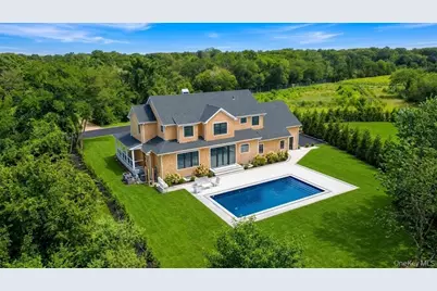 390 Wildberry Lane, Southold, NY 11971 - Photo 4