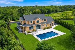 390 Wildberry Ln, Southold, NY 11971 - Photo 4