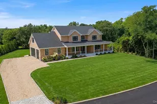 390 Wildberry Ln, Southold, NY 11971 - Photo 2