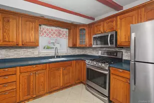 81 Ellery St, Brentwood, NY 11717 - Photo 6