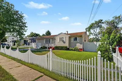 81 Ellery Street, Brentwood, NY 11717 - Photo 2