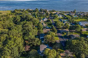 189 Belleview Ave, Center Moriches, NY 11934 - Photo 8