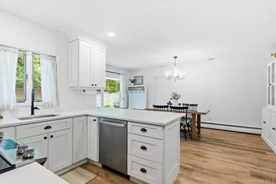 25 Seabrook Lane, Stony Brook, NY 11790 - Photo 14