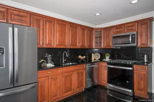 54 Pinnacle Dr, Port Jefferson, NY 11777 - Photo 2