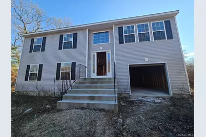 20 Barbara Lane, Medford, NY 11763 - Photo 16