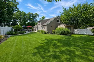 4 Halfcircle Dr, Holbrook, NY 11741 - Photo 24