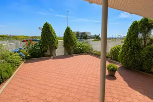 95-08 Shore Front Pkwy, Rockaway Beach, NY 11693 - Photo 24