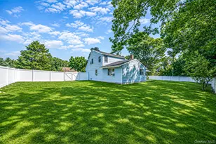 688 Hawkins Rd E, Coram, NY 11727 - Photo 28