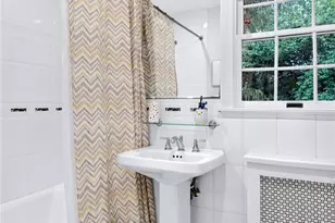 69 Eakins Rd, Manhasset, NY 11030 - Photo 20