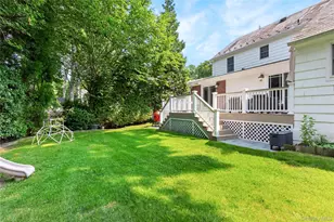 69 Eakins Rd, Manhasset, NY 11030 - Photo 22