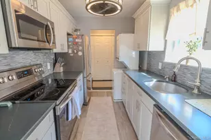 23 Village Park Dr, Fishkill, NY 12524 - Photo 12