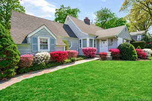 88 Brook St, Garden City, NY 11530 - Photo 2