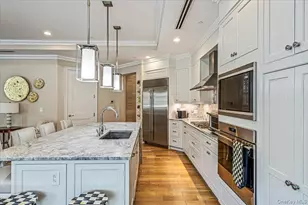 6000 Royal Ct, North Hills, NY 11040 - Photo 10