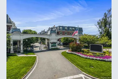 6000 Royal Court #6006, North Hills, NY 11040 - Photo 42