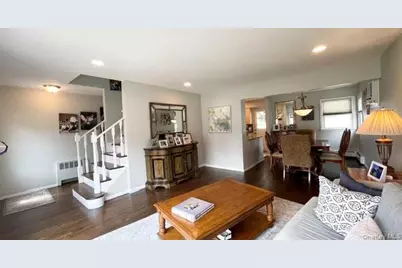 860 Helene Street, Wantagh, NY 11793 - Photo 6