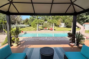 6 N Howells Point Rd, Bellport, NY 11713 - Photo 4