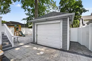 224-20 92nd Ave, Queens Village, NY 11428 - Photo 24