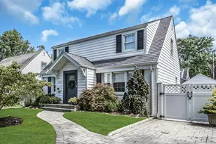 2337 205th St, Bayside, NY 11360 - Photo 2