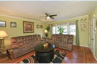 108 Connecticut Avenue, Massapequa, NY 11758 - Photo 6