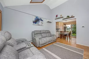 11 Delano Pl, West Babylon, NY 11704 - Photo 10