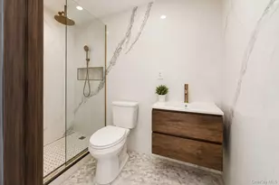 51-42 35th St, Long Island City, NY 11101 - Photo 22