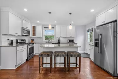 177 N Queens Avenue, Massapequa, NY 11758 - Photo 8