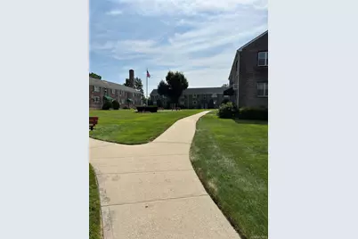 1027 Fenwood Drive #3, Valley Stream, NY 11580 - Photo 2
