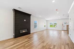 101 Brown St, Mineola, NY 11501 - Photo 16
