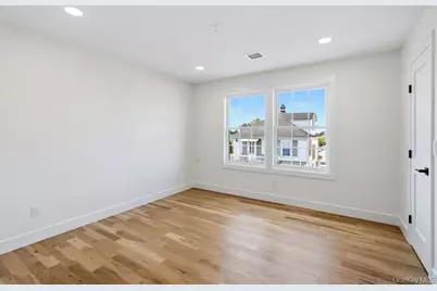 101 Brown Street, Mineola, NY 11501 - Photo 20