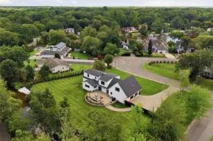 16 Twin River Dr, Oakdale, NY 11769 - Photo 6