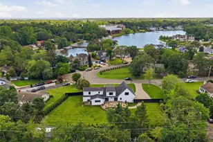 16 Twin River Dr, Oakdale, NY 11769 - Photo 4