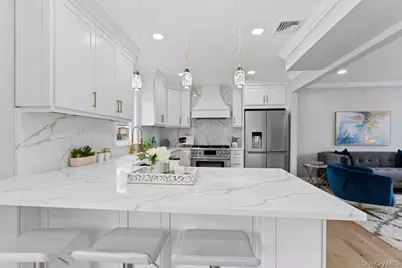 10 California Street, Hicksville, NY 11801 - Photo 14