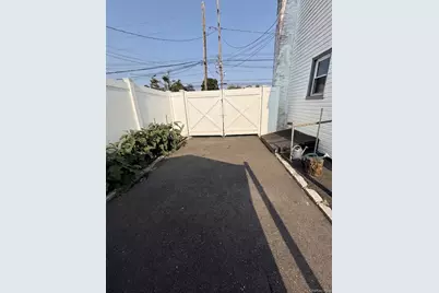 1800 Newbridge Road, North Bellmore, NY 11710 - Photo 18