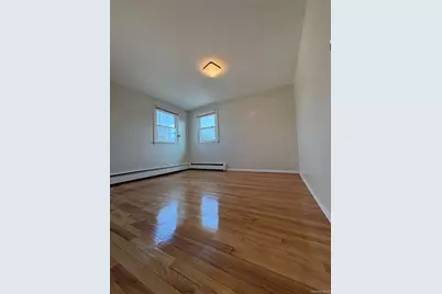 1800 Newbridge Road, North Bellmore, NY 11710 - Photo 32