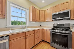 23 Monarch Dr, Hopewell Junction, NY 12533 - Photo 10